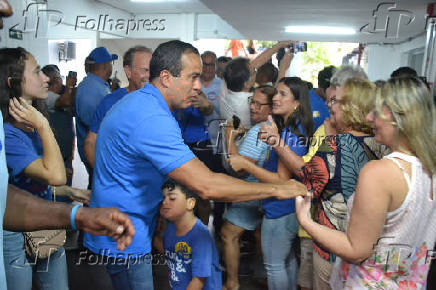 Candidato Bruno Reis votou no Sartre Escola SEB, no Itaigara