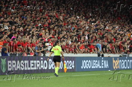 Partida entre o athletico contra o fluminense pelo campeonato brasileiro da srie a