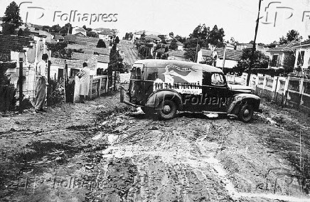 Em So Paulo, em 1948, uma camionete