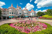 Movimentao de turistas na Disneyland Resort Paris, na Frana
