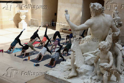 Run in the Louvre: museum visit nods to Olympic sports