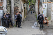 Operao torniquete na favela vila cruzeiro no complexo da penha no rio de janeiro