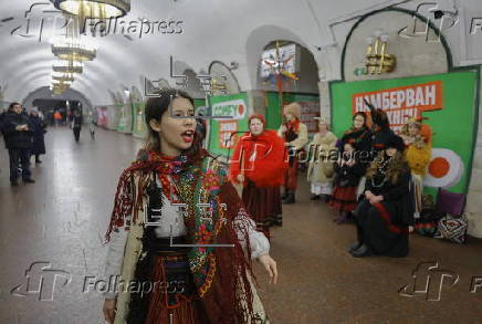 Ukrainian carol singers celebrate Christmas in downtown Kyiv