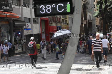 Calor em So Paulo com com termmetros marcando 38 graus