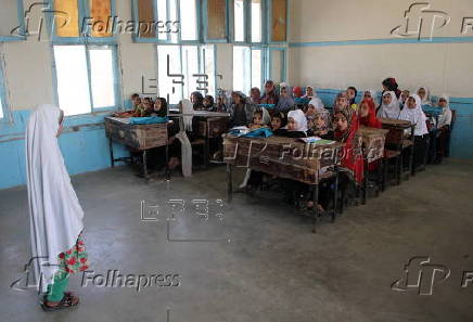 Afghan girls attend primary schools after summary holidays in Kandahar