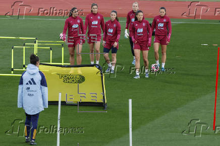 Entrenamiento de la seleccin femenina de ftbol en Las Rozas