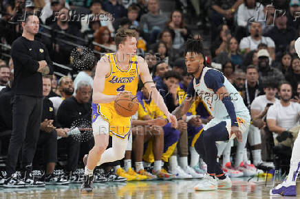 NBA: Los Angeles Lakers at San Antonio Spurs