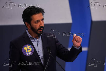 O prefeito Ricardo Nunes, durante debate entre os candidatos organizado pela RedeTV! e UOL