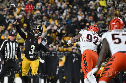 NFL: Cincinnati Bengals at Pittsburgh Steelers