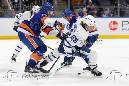 NHL: Toronto Maple Leafs at New York Islanders