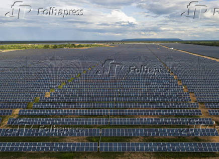 Parque Solar em construo na cidade de Jaba (MG)]