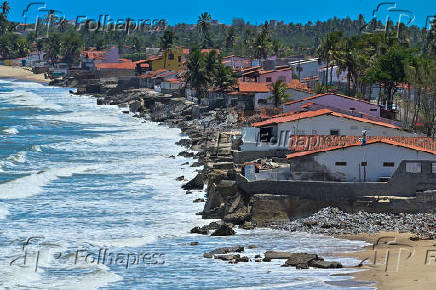 Avano do mar j derrubou 22 casas em Baa da Traio (PB)