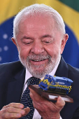 Lula lanza el programa Periferia Viva, destinado a la urbanizacin de las favelas