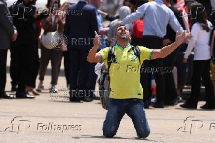 Brazilian citizens arrive from Lebanon in Sao Paulo