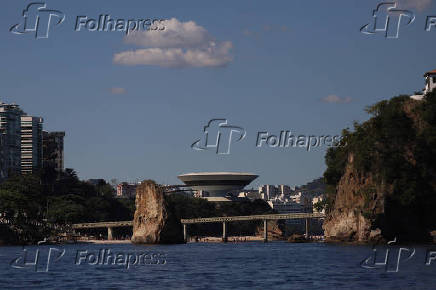 Museu de Arte Contempornea de Niteri visto da baa de Guanabara