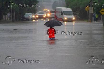 Chuvas torrenciais Interditam ruas em Venncio Aires no RS