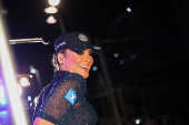 Cantora Claudia Leitte usa uniforme em homenagem a Guarda Municipal de Salvador