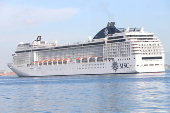 Movimentao de transatlnticos no pier mau no rio de janeiro