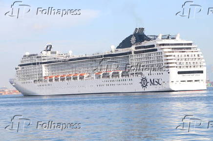 Movimentao de transatlnticos no pier mau no rio de janeiro