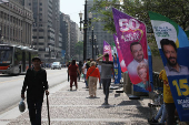 Banners dos candidatos  prefeitura espalhados pelo centro de SP