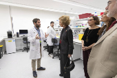 La reina Sofa visita un centro de investigacin de la Fundacin Pasqual Maragall