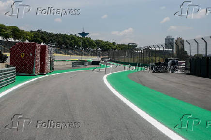 Autdromo de Interlagos com equipamentos da Ferrari