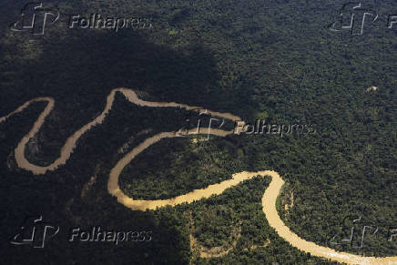 Vista area do rio Mucaja barrento em Boa Vista (RR)