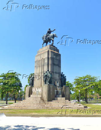 Monumento de Marechal Deodoro da Fonseca na praa Paris