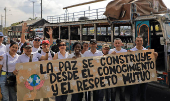 Miles de personas marchan por la paz y rechazan la violencia en el suroeste de Colombia