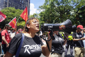 Manifestantes protestam contra a jornada de trabalho 6x1