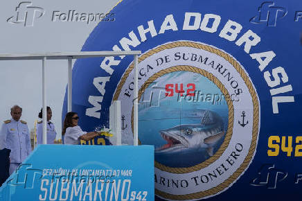 A primeira-dama Janja batiza o submarino Tonelero no Complexo Naval de Itagua, no Rio de Janeiro