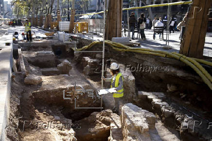 Obras en la Rambla de Barcelona dejan al descubierto muros del antiguo Estudio General