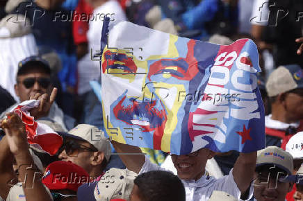 El chavismo y la oposicin miden su fuerza en multitudinarias marchas en cierre de campaa