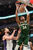 NBA: Sacramento Kings at Milwaukee Bucks