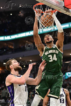 NBA: Sacramento Kings at Milwaukee Bucks