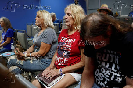 Evangelicals Pray For Donald Trump, in Largo