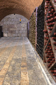 Adega para o envelhecimento de vinhos em guas de Lindoia (SP)