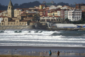 La costa asturiana, en aviso naranja por viento y mala mar