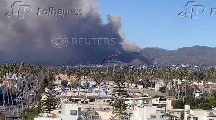 Wildfire burns in Santa Monica, California