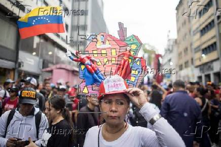 Chavistas marchan en Caracas para celebrar 