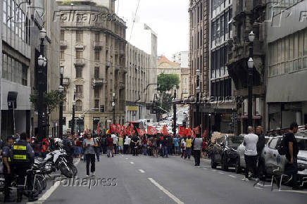 MTST em protesto por moradia em So Paulo (SP)