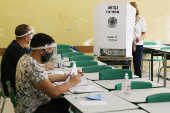 Movimento de eleitores na escola estadual Maria Jos (SP)