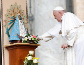 El Papa Francisco encabeza su audiencia general semanal en la Ciudad del Vaticano