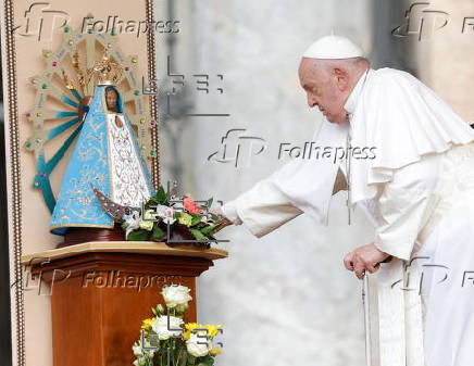 El Papa Francisco encabeza su audiencia general semanal en la Ciudad del Vaticano