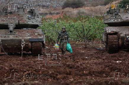 Israeli troops leave Lebanon as ceasefire comes into effect