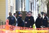 Agentes do fbi e do atf invadem uma residncia onde o suspeito shamsud-din jabbar ficou enquanto estava em nova orleans, louisiana, antes do ataque terrorista da bourbon street no dia de ano novo