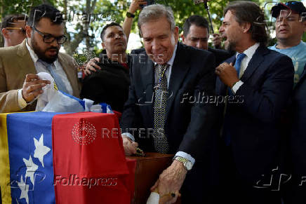 Venezuelan opposition leader Edmundo Gonzalez visits Uruguay