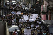 Moradores da comunidade de Paraispolis protestam contra a atuao da PM