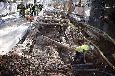 Obras en la Rambla de Barcelona dejan al descubierto muros del antiguo Estudio General