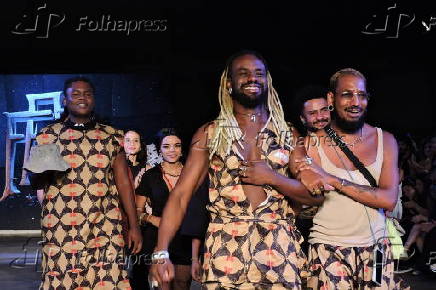 Desfile afroperifa na casa de criadores 55